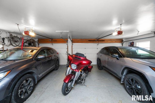 107 ORCHARD Court, Silvis, IL 61282