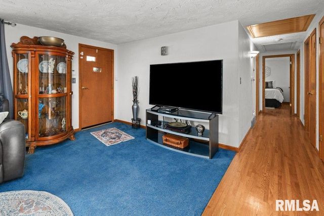 107 ORCHARD Court, Silvis, IL 61282