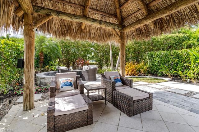13609 Snapper LN, Naples, FL 34114