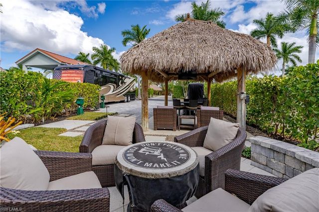 13609 Snapper LN, Naples, FL 34114