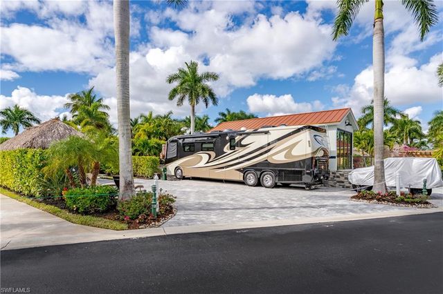 13609 Snapper LN, Naples, FL 34114
