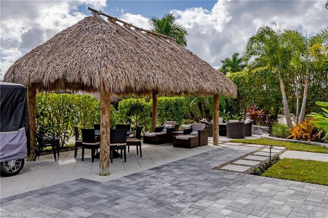 13609 Snapper LN, Naples, FL 34114