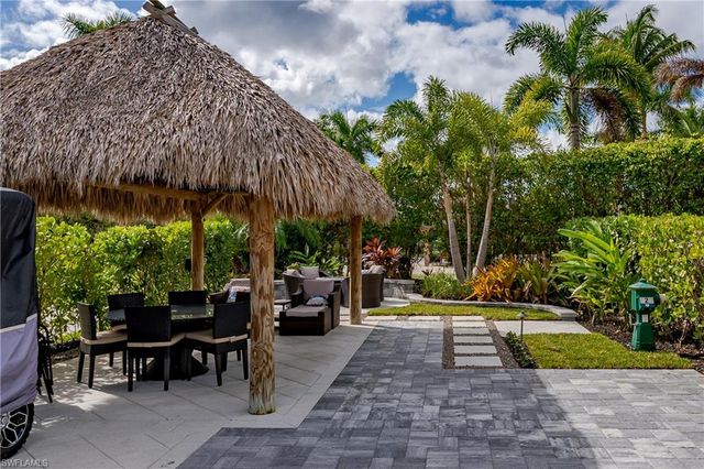 13609 Snapper LN, Naples, FL 34114