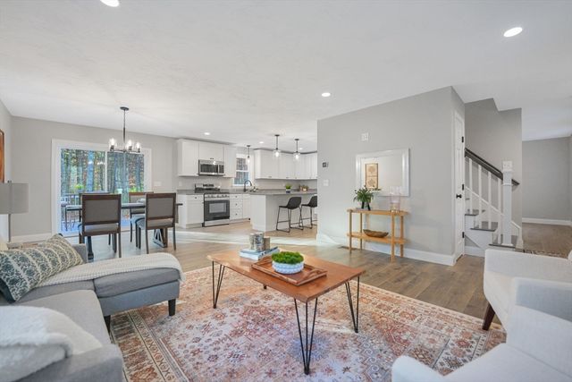 490 High Street, Rochester, MA 02770