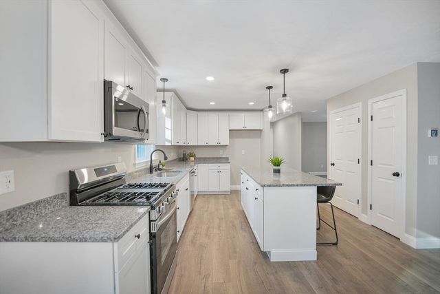 490 High Street, Rochester, MA 02770