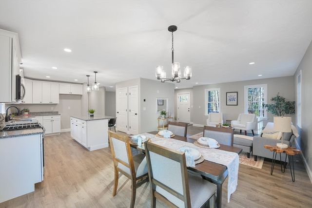 490 High Street, Rochester, MA 02770