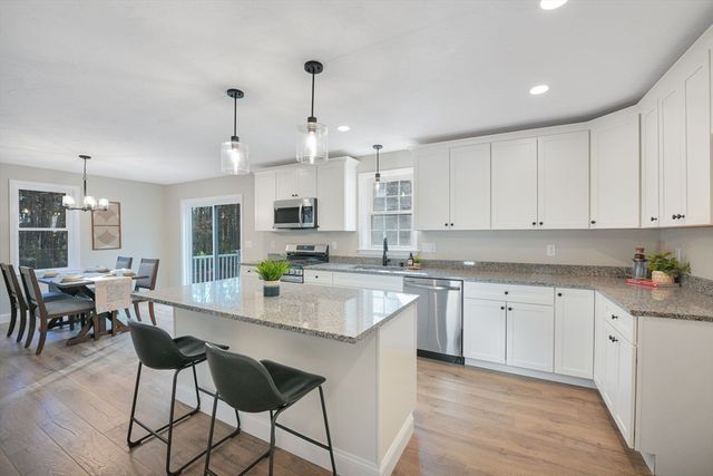 490 High Street, Rochester, MA 02770