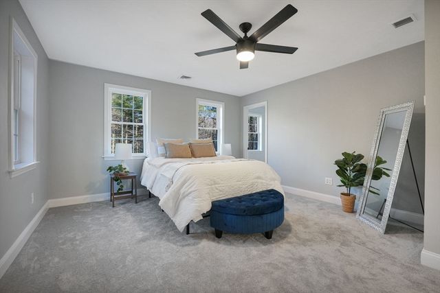 490 High Street, Rochester, MA 02770