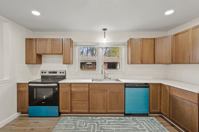 809 7TH ST TERR, Boonville, MO 65233