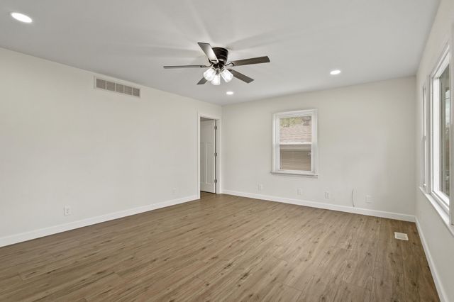 809 7TH ST TERR, Boonville, MO 65233