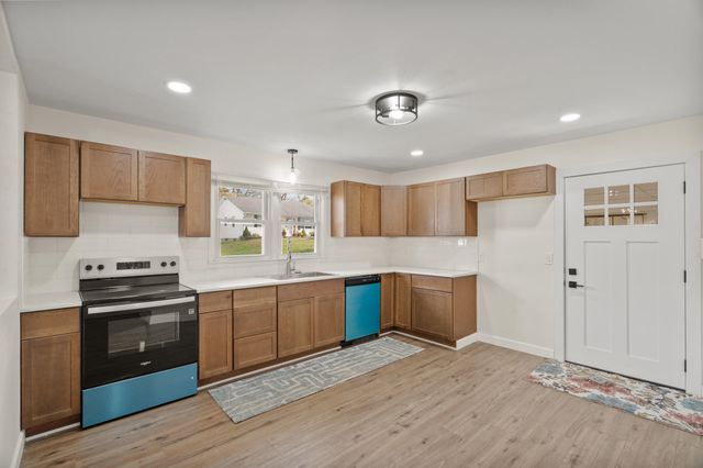 809 7TH ST TERR, Boonville, MO 65233