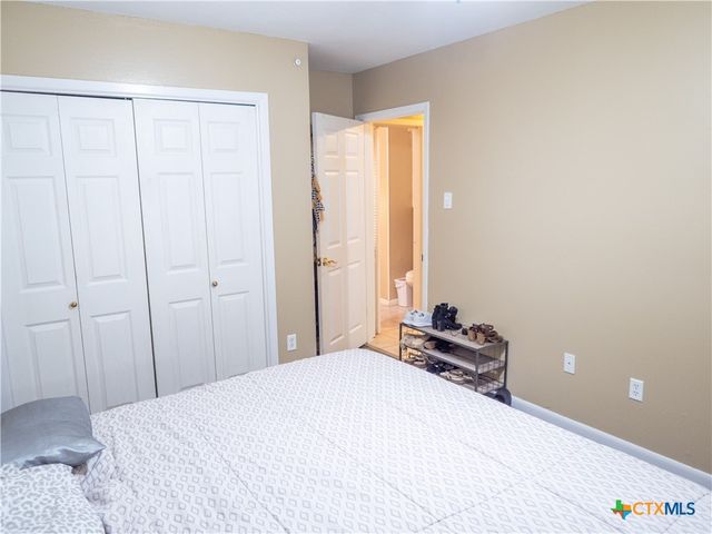 716 Westwood Drive, Port Lavaca, TX 77979