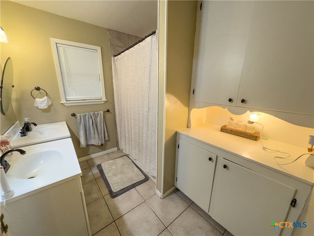 716 Westwood Drive, Port Lavaca, TX 77979