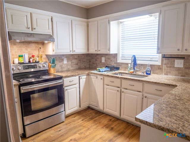 716 Westwood Drive, Port Lavaca, TX 77979