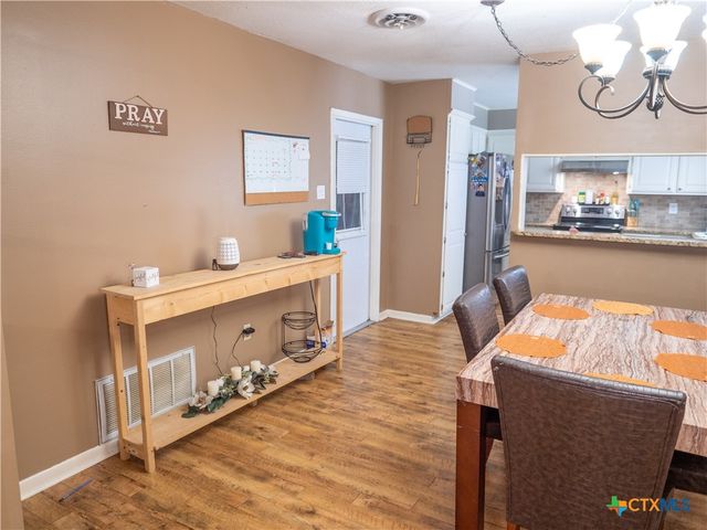 716 Westwood Drive, Port Lavaca, TX 77979