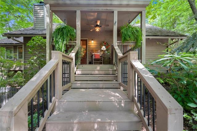 11 Bluebell Circle N, Big Canoe, GA 30143