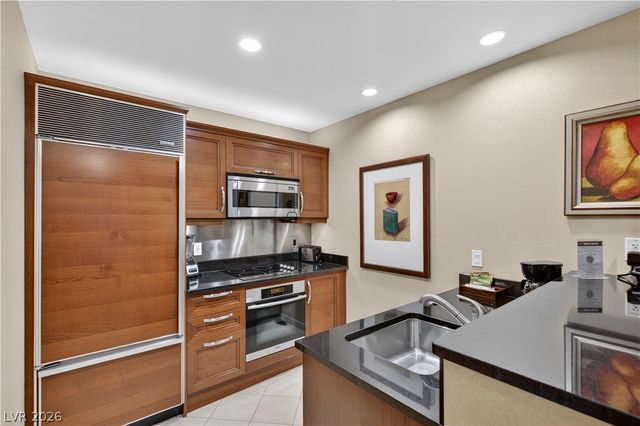 125 East Harmon Avenue 3301 & 3303, Las Vegas, NV 89109
