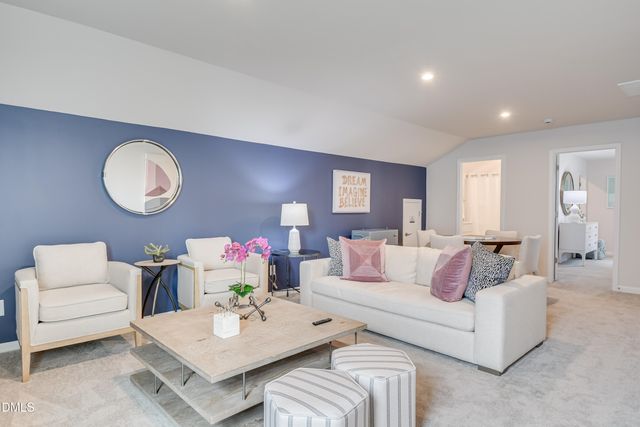 52 King Tucks Way, Four Oaks, NC 27524