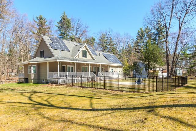 28 Fairway Drive, Merrimack, NH 03054