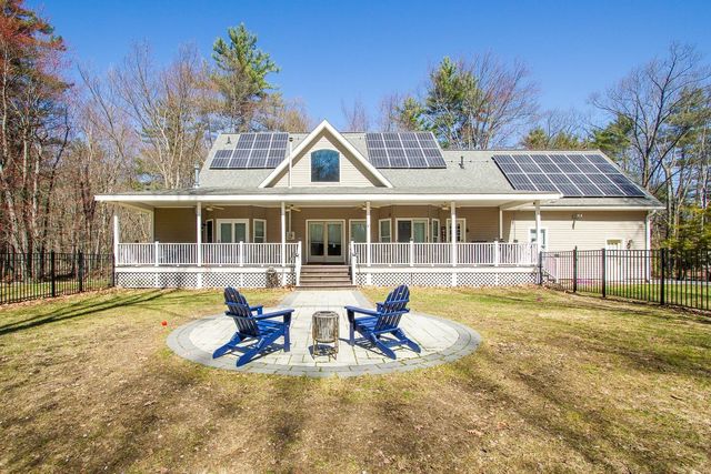 28 Fairway Drive, Merrimack, NH 03054