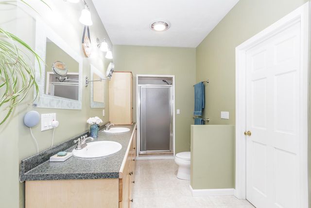28 Fairway Drive, Merrimack, NH 03054