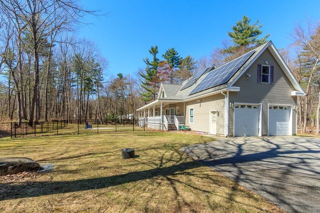 28 Fairway Drive, Merrimack, NH 03054