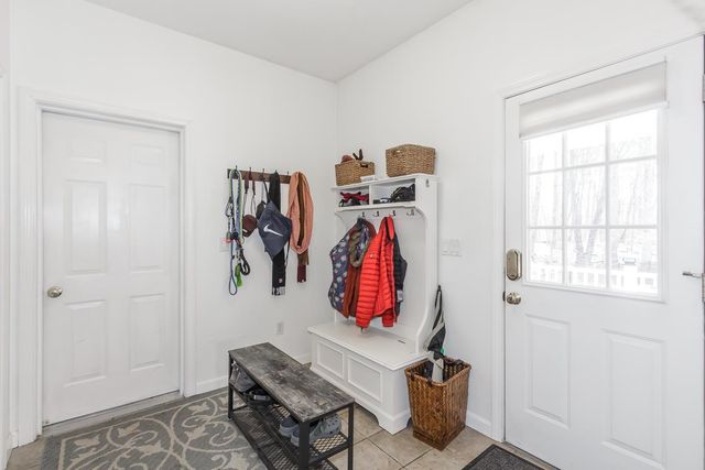 28 Fairway Drive, Merrimack, NH 03054