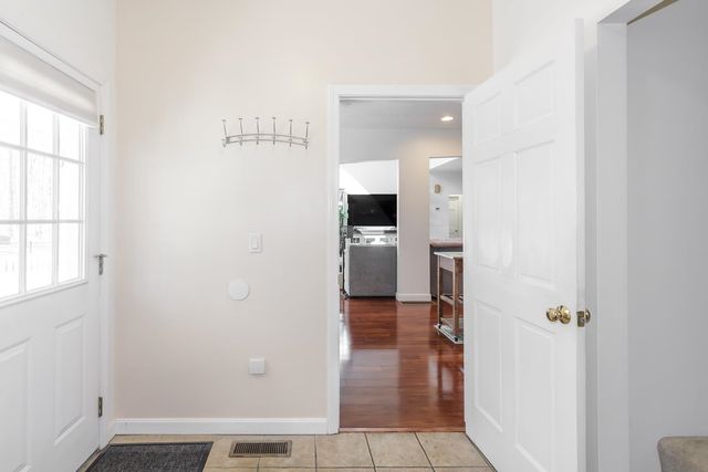28 Fairway Drive, Merrimack, NH 03054