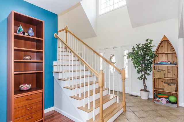 28 Fairway Drive, Merrimack, NH 03054