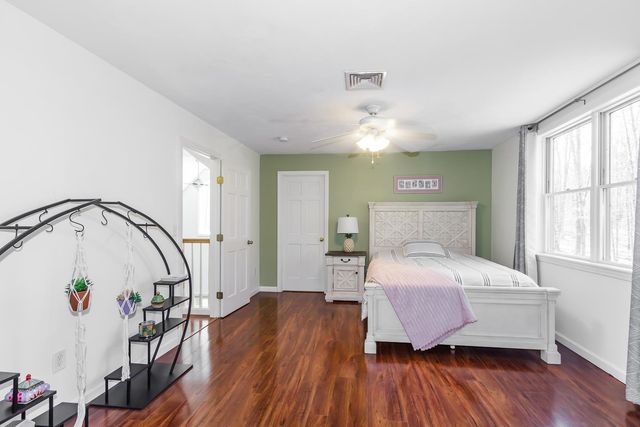 28 Fairway Drive, Merrimack, NH 03054