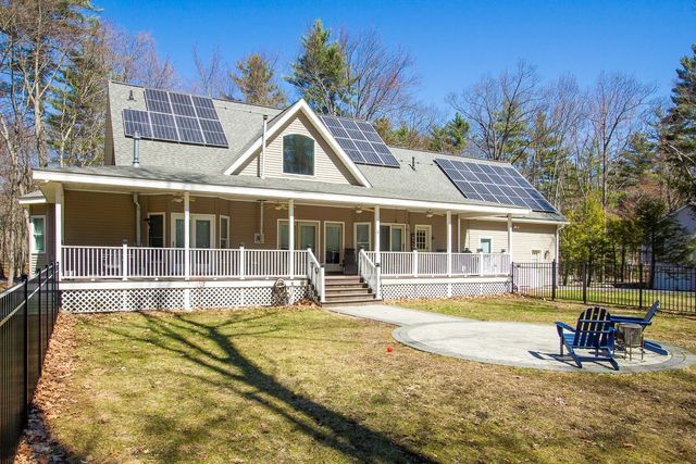 28 Fairway Drive, Merrimack, NH 03054
