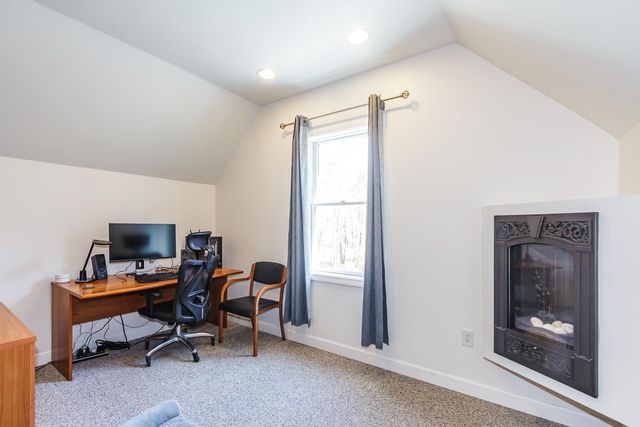28 Fairway Drive, Merrimack, NH 03054