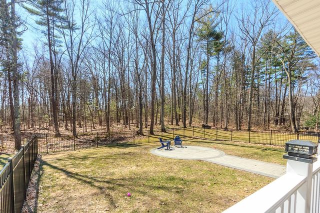 28 Fairway Drive, Merrimack, NH 03054