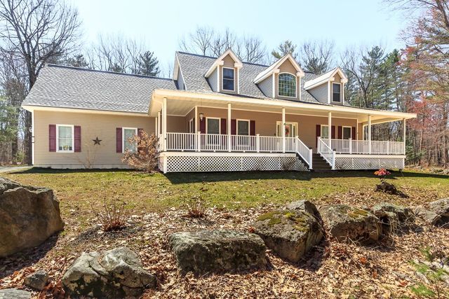 28 Fairway Drive, Merrimack, NH 03054