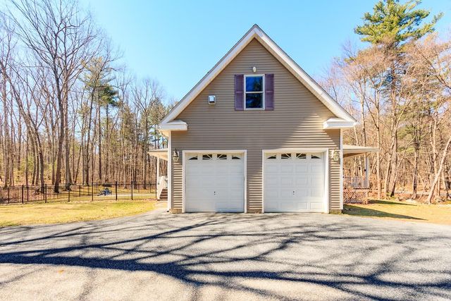 28 Fairway Drive, Merrimack, NH 03054
