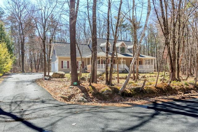 28 Fairway Drive, Merrimack, NH 03054