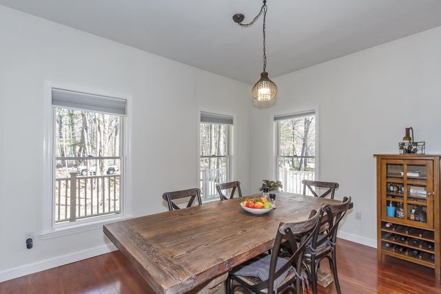 28 Fairway Drive, Merrimack, NH 03054