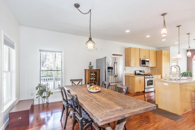 28 Fairway Drive, Merrimack, NH 03054
