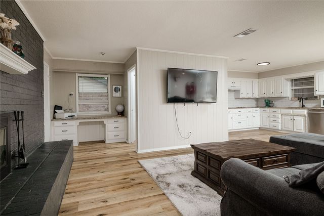 117 Kathryn Drive, Sanger, TX 76266