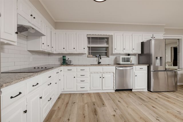 117 Kathryn Drive, Sanger, TX 76266