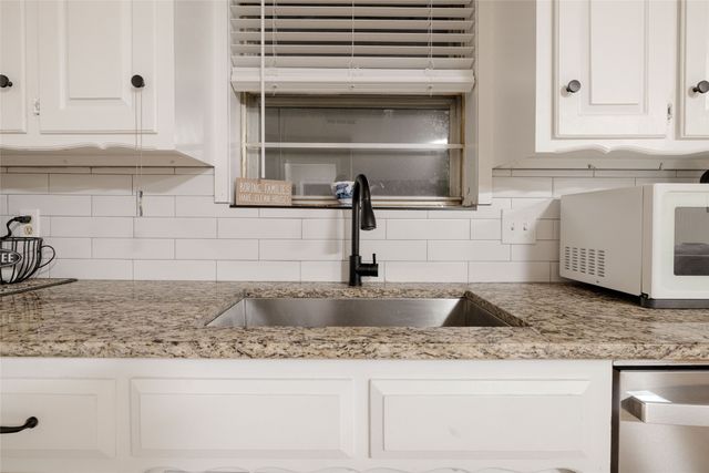 117 Kathryn Drive, Sanger, TX 76266