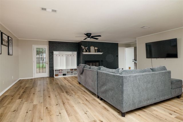 117 Kathryn Drive, Sanger, TX 76266