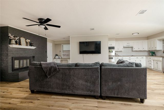 117 Kathryn Drive, Sanger, TX 76266