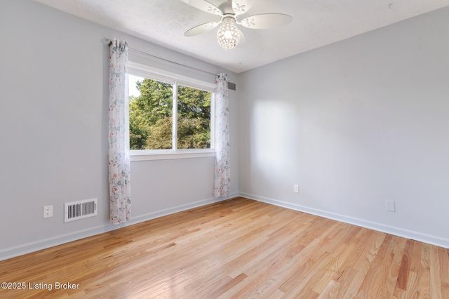 3902 Benje Way, Louisville, KY 40241