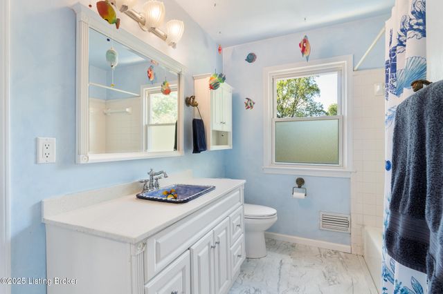 3902 Benje Way, Louisville, KY 40241