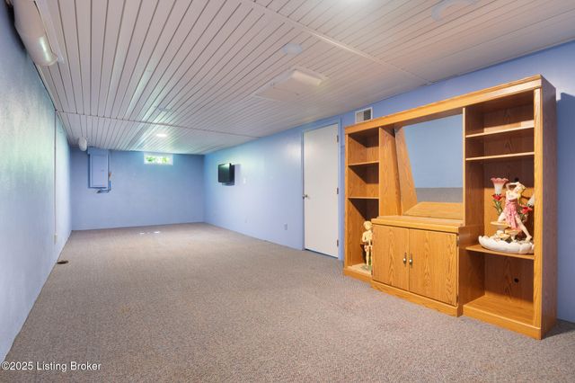 3902 Benje Way, Louisville, KY 40241