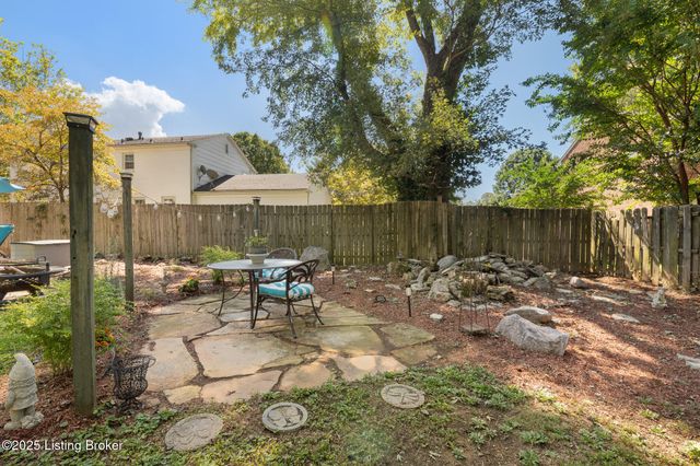 3902 Benje Way, Louisville, KY 40241