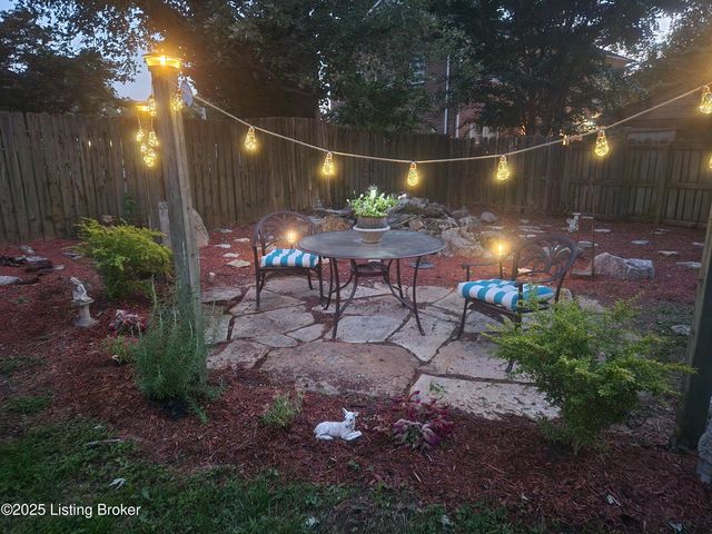 3902 Benje Way, Louisville, KY 40241