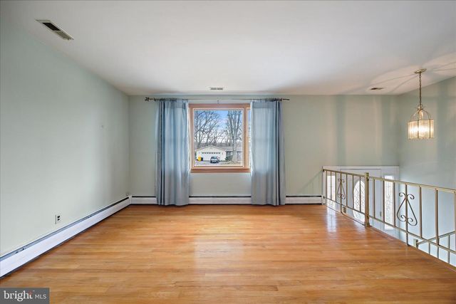 316 DOGWOOD RD, Millersville, MD 21108