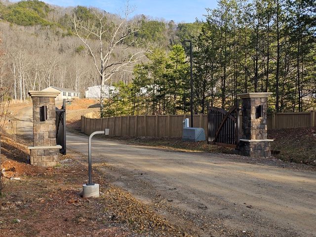 300 Linda Lane, Murphy, NC 28906